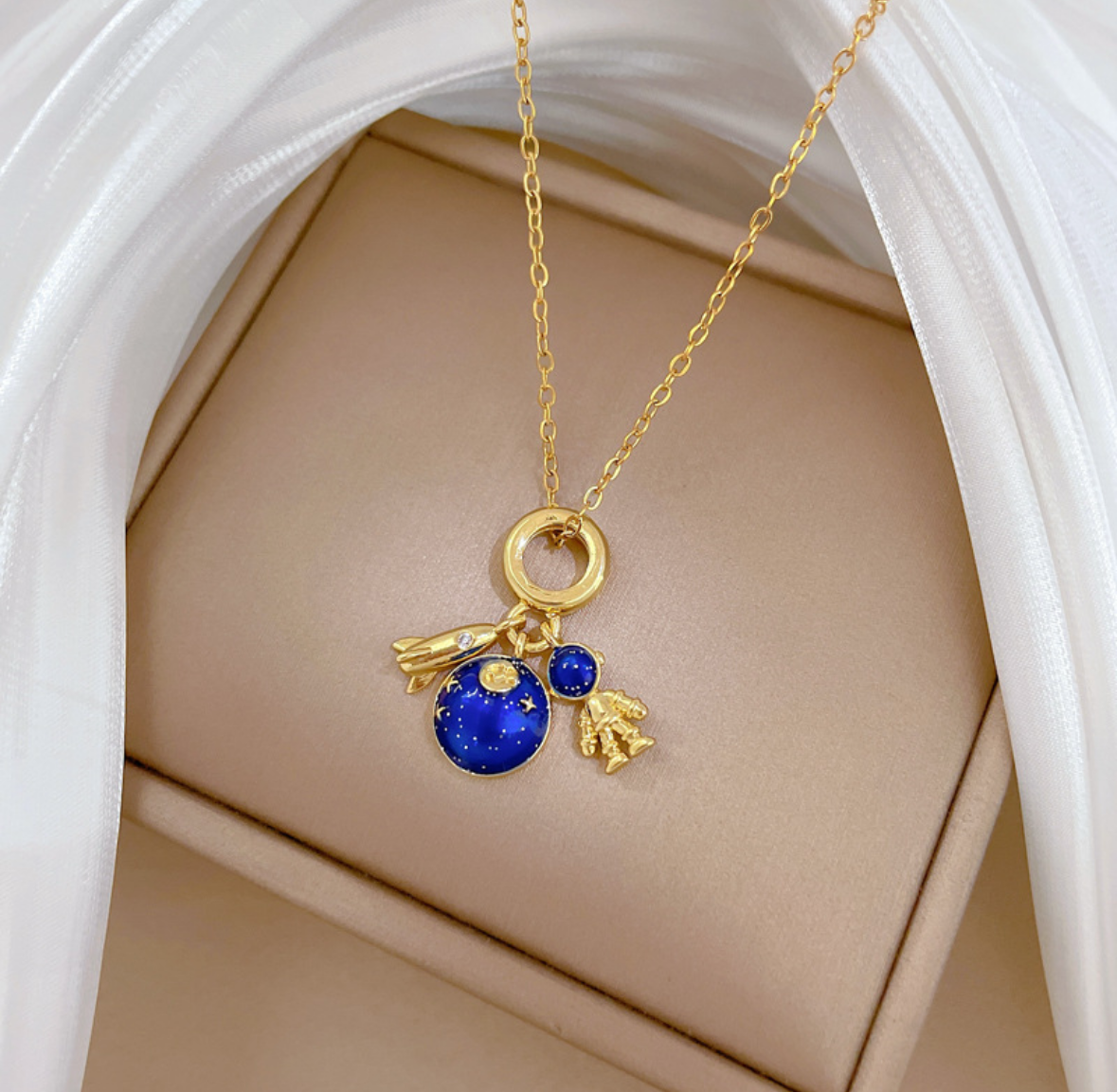 C1056 Collar astronauta colgante acero inoxidable chapado en oro de 18k 20cm, 2cm dije