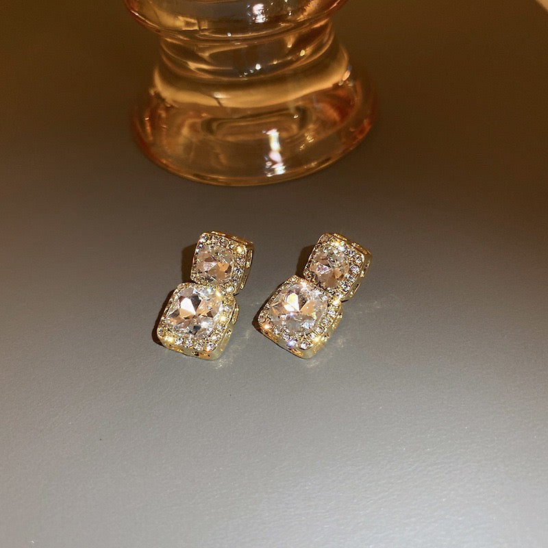 E2428 Aretes cuadro cristal 3cm