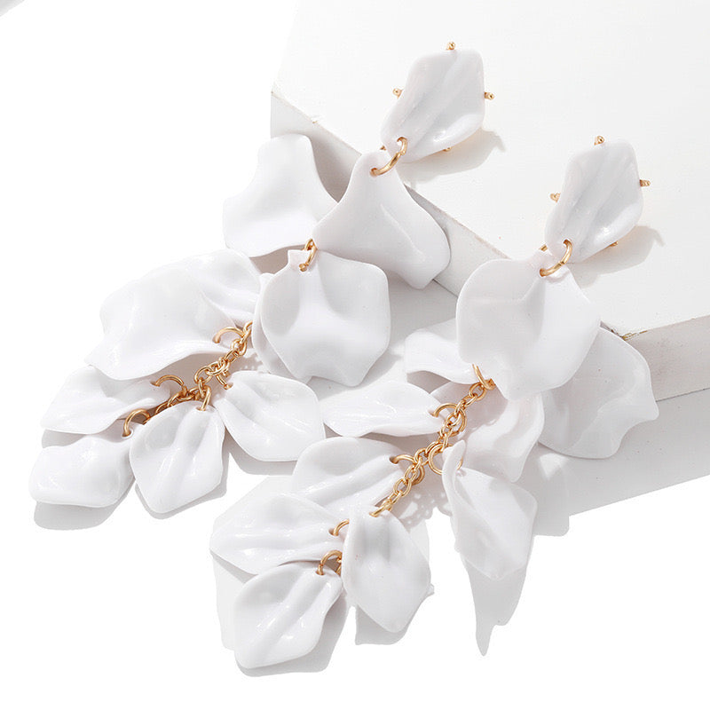 020 Aretes petalos colgantes maxi acrilico elegantes textura suave de fiesta