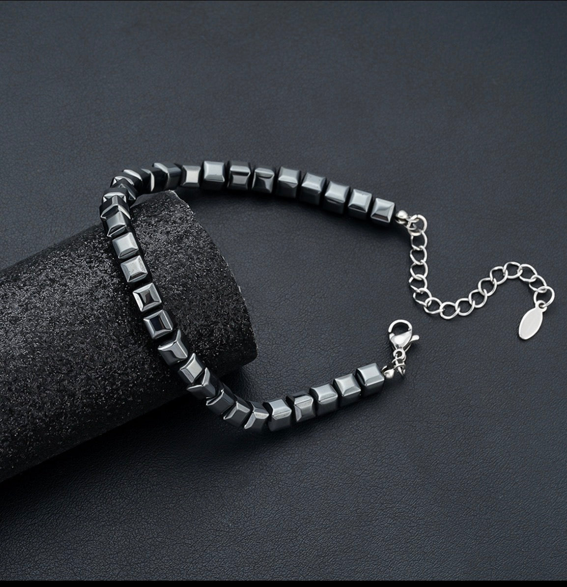 B732 pulsera geometrica echa a mano acero de titanio