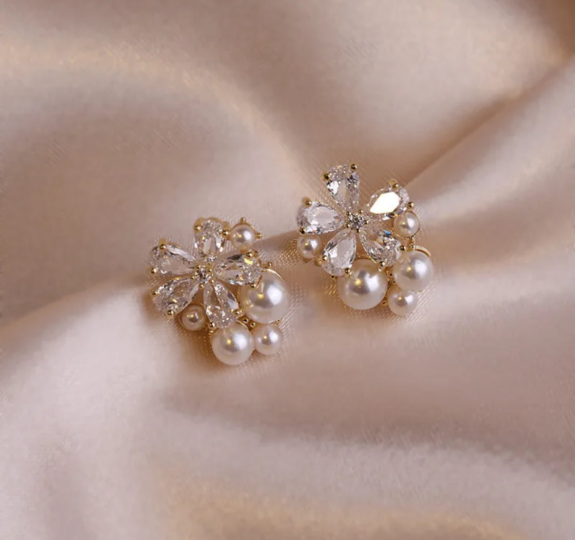 E4578 Aretes flor cristal aleación 1.5cm