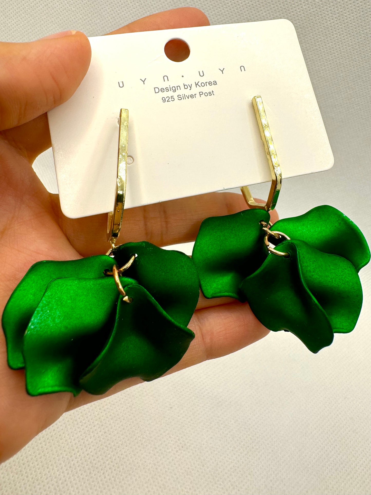 E1428 Aretes Pétalos Verdes Acrílico