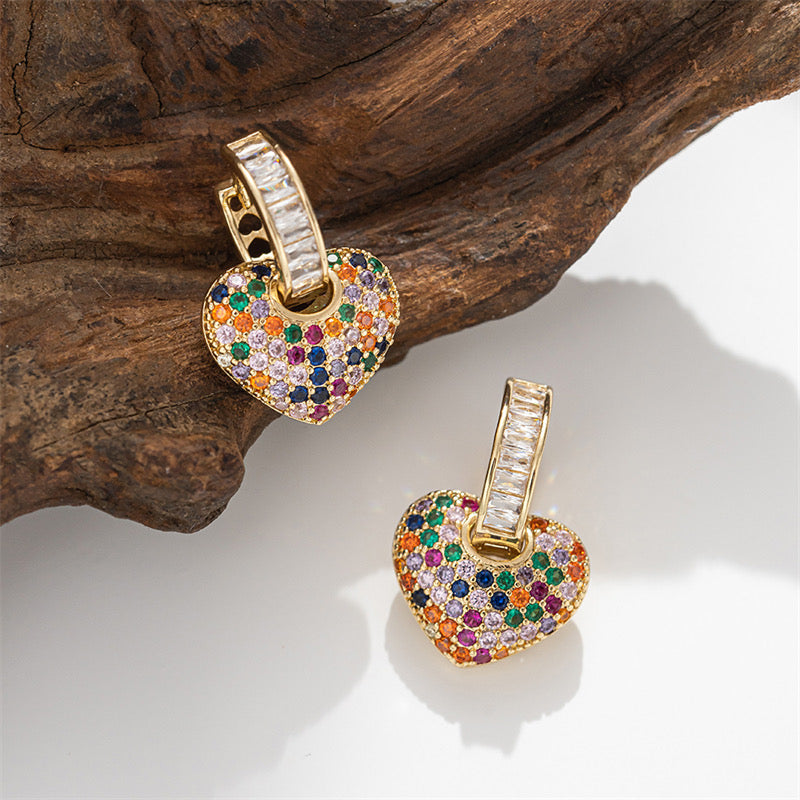 E2470 Aretes corazon cobre zircon enchapado 2.5cm