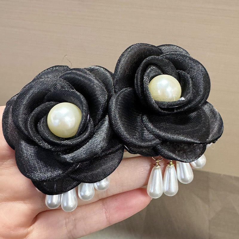E5851 Aretes rosas negras perlas organza aleacion 7cm