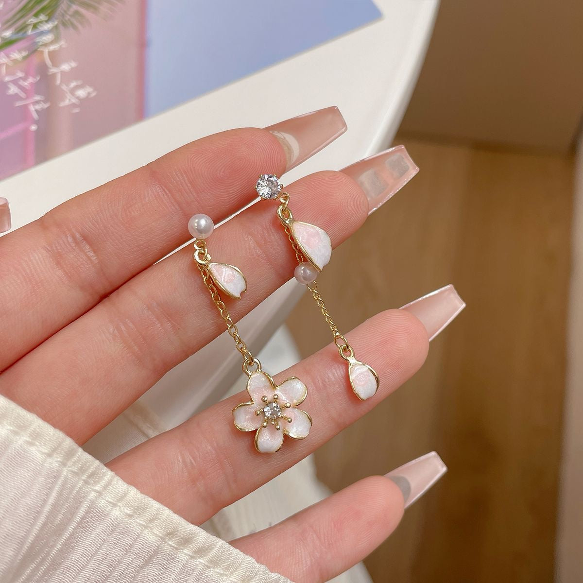 E3278 Aretes flor esmalte aleacion asimetricos 3cm