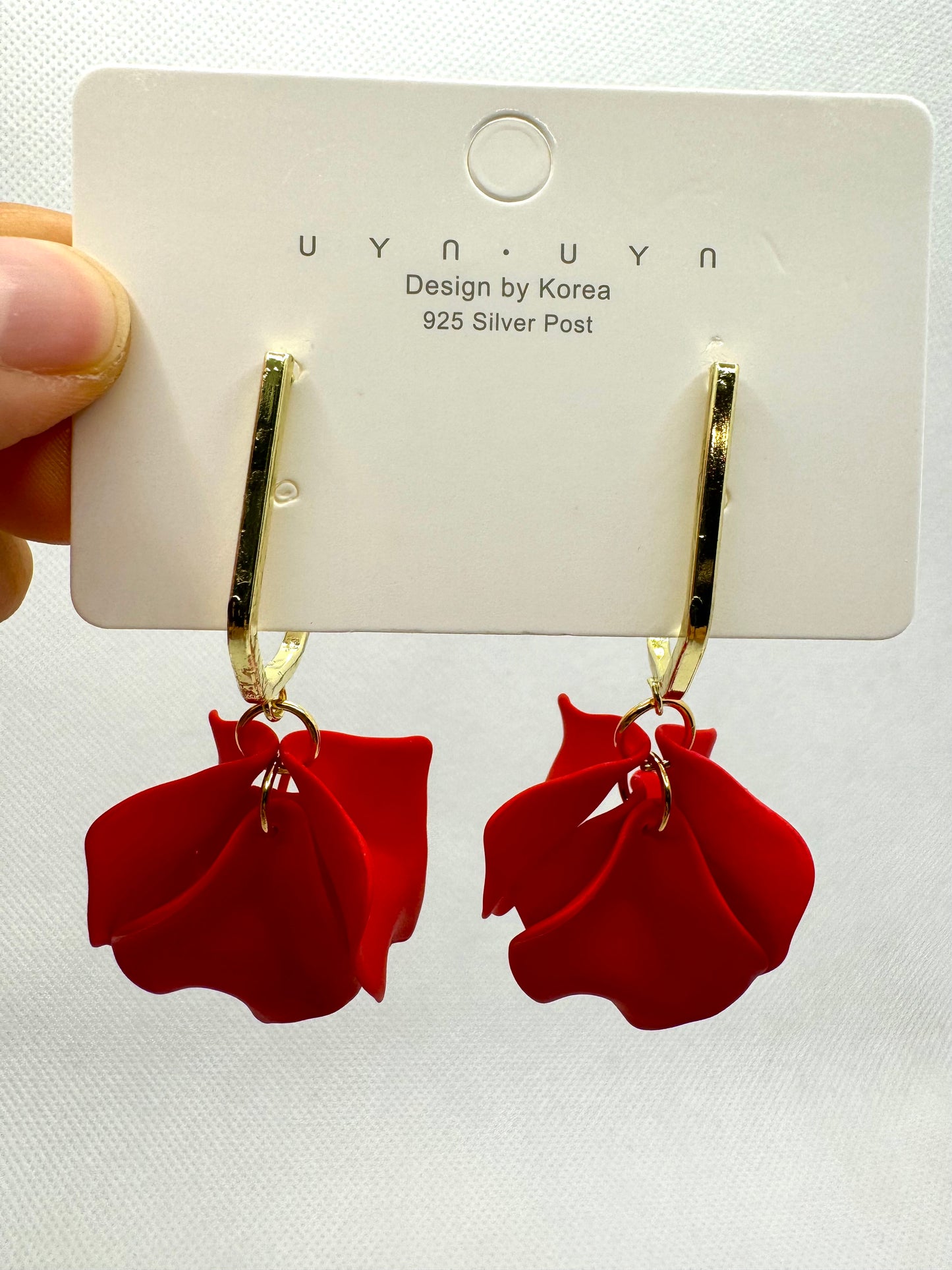 E1428 Aretes Pétalos Rojos Acrílico