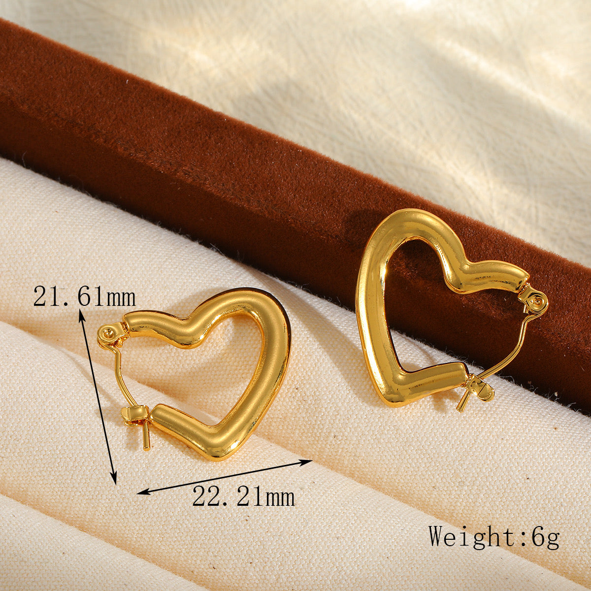 E253 Arracada corazon acero inoxidable chapado en oro 18k 2.3cm