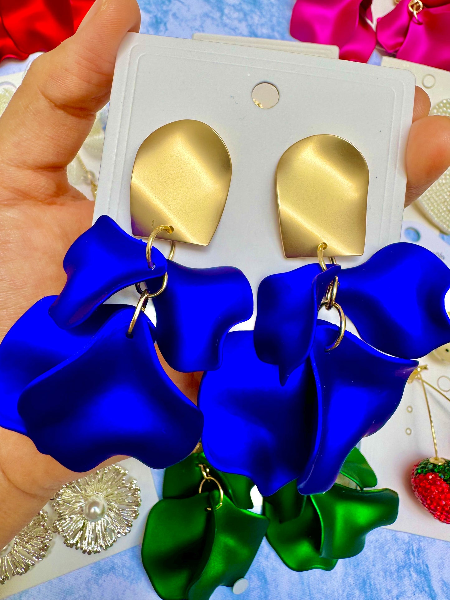 E1634A Aretes petalos ligeros textura suave rígido acrilico 8cm