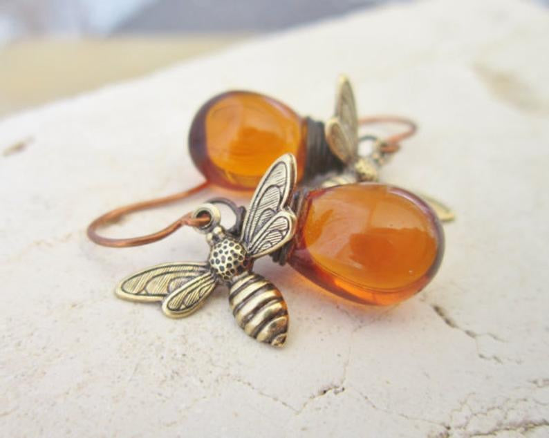 E2588 Aretes abeja resina gancho aleacion 3cm