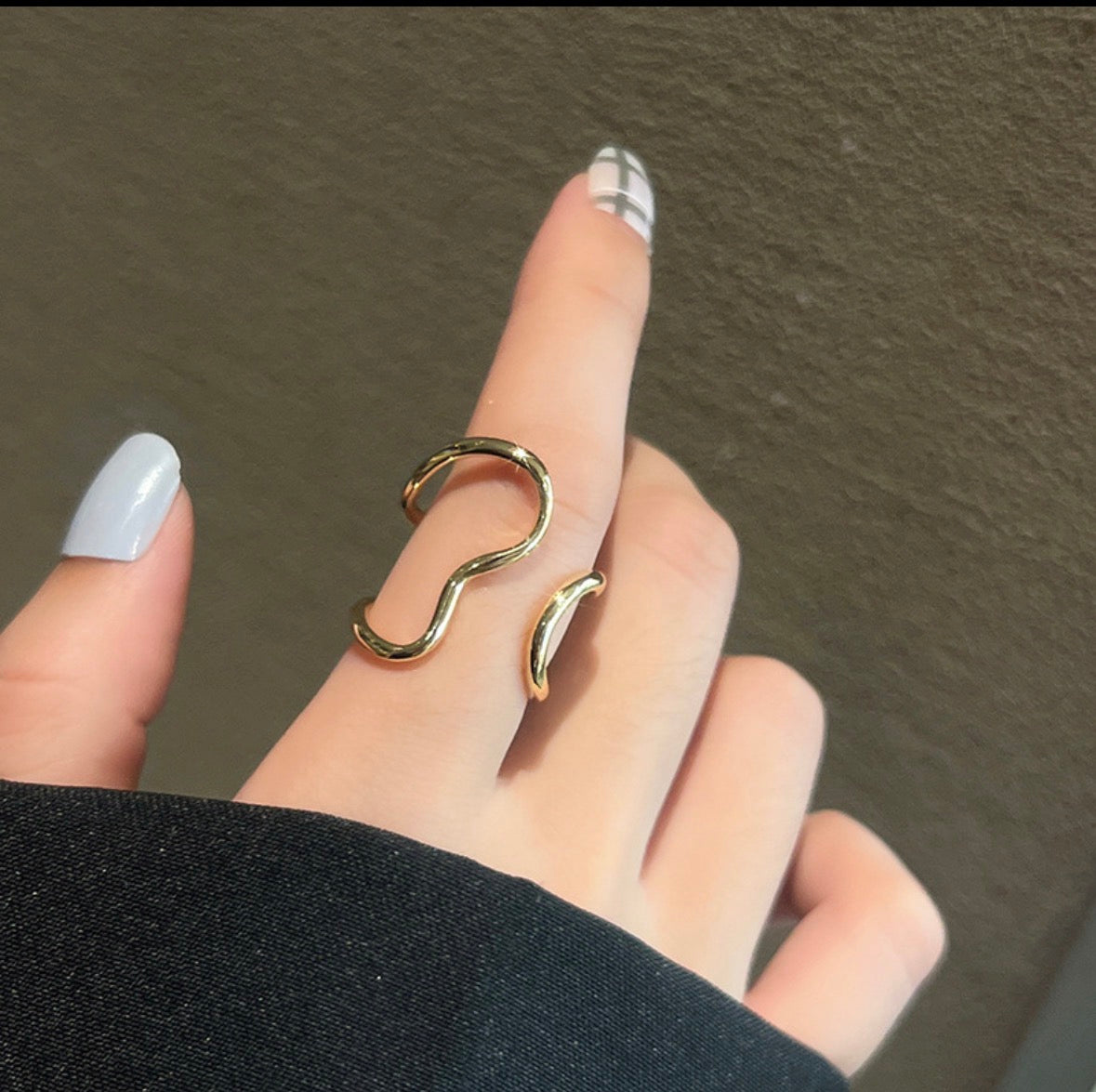 A217 Anillo geométrico plateado chapado