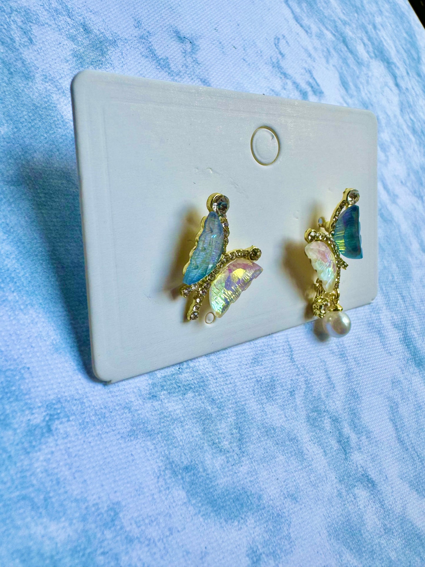 E394 Aretes Mariposa Perla