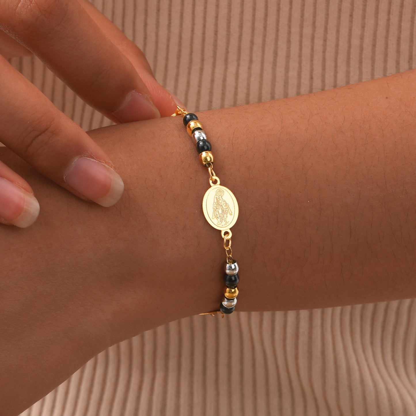 B284 Pulsera acero inoxidable chapado en oro 18k largo 21cm dije 2cm