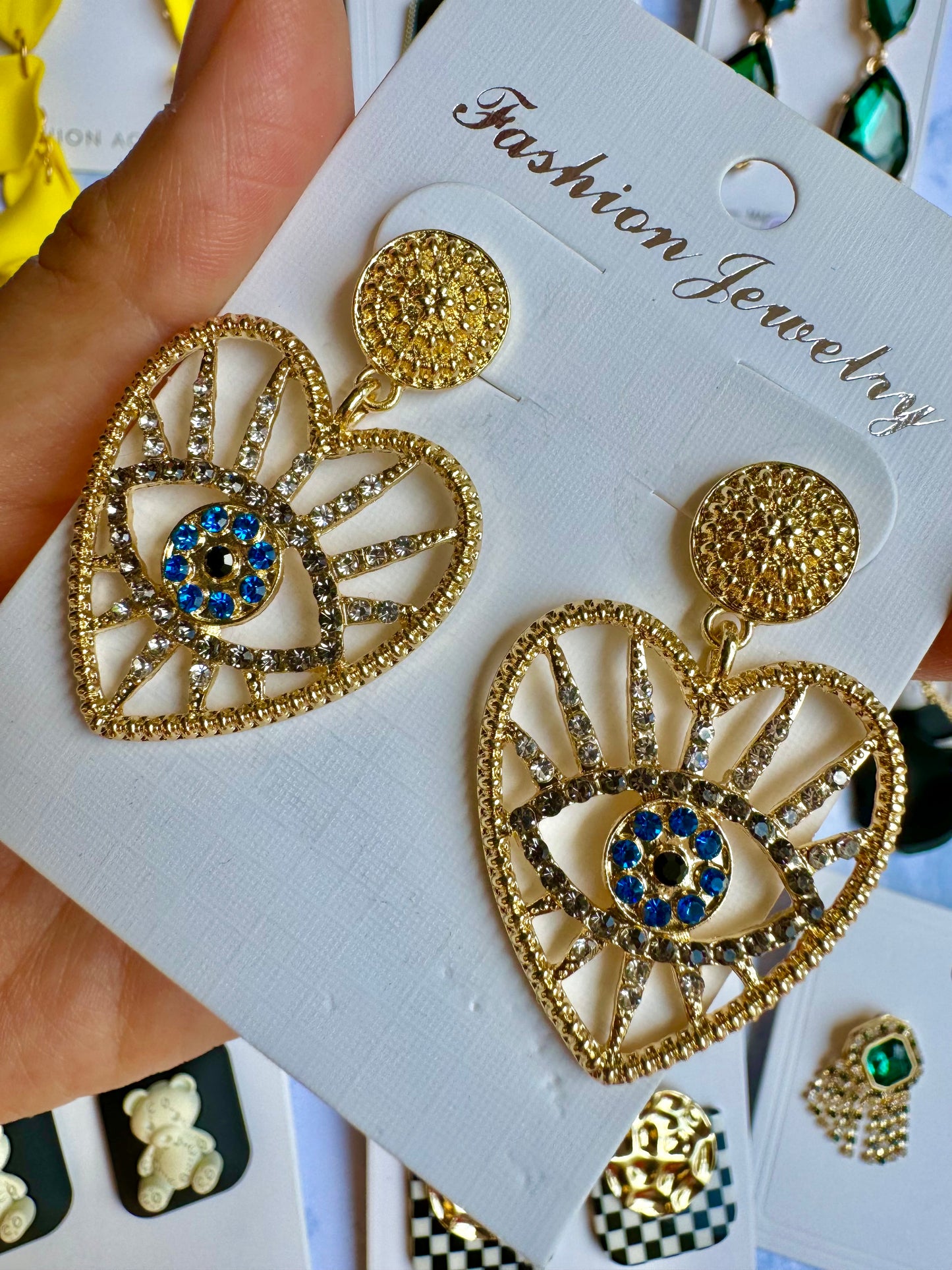 E1670 Aretes corazón ojo enchapado zirconia