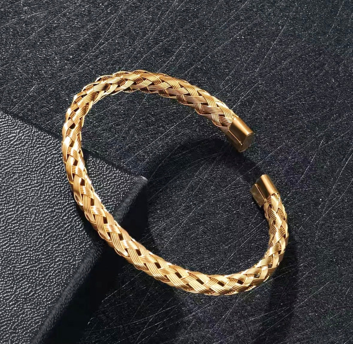 B752 brazalete dorado acero inoxidable chapado en oro de 18k