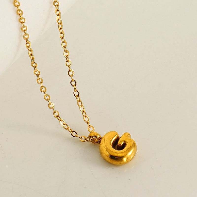 J480G Collar letra G dorada acero inoxidable chapado en oro 18k largo 23cm dije 0.8cm
