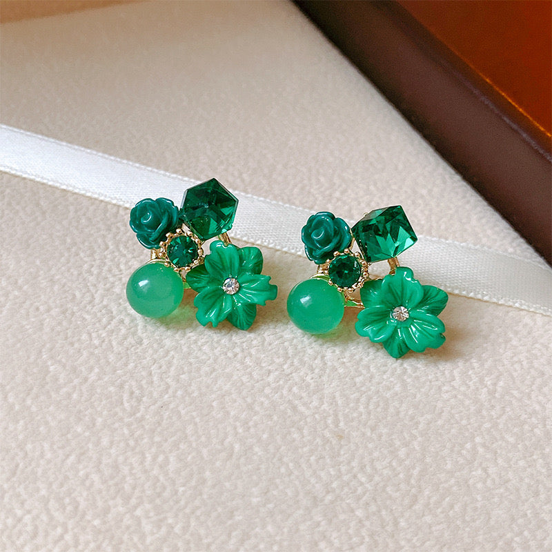 E7105 Aretes florales verdes aleacion 2cm