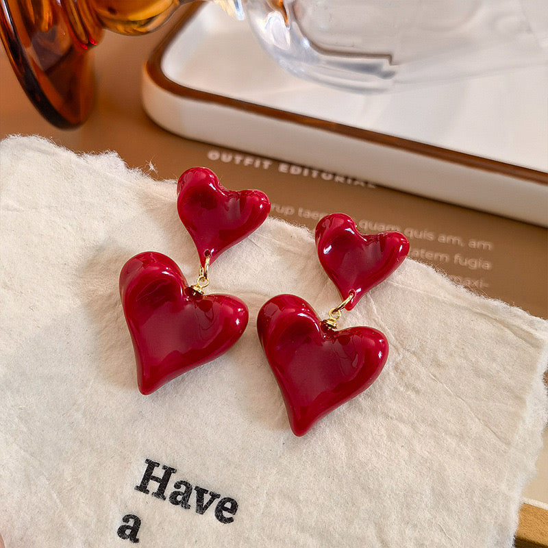 E4701 Aretes corazon rojo resina 4cm