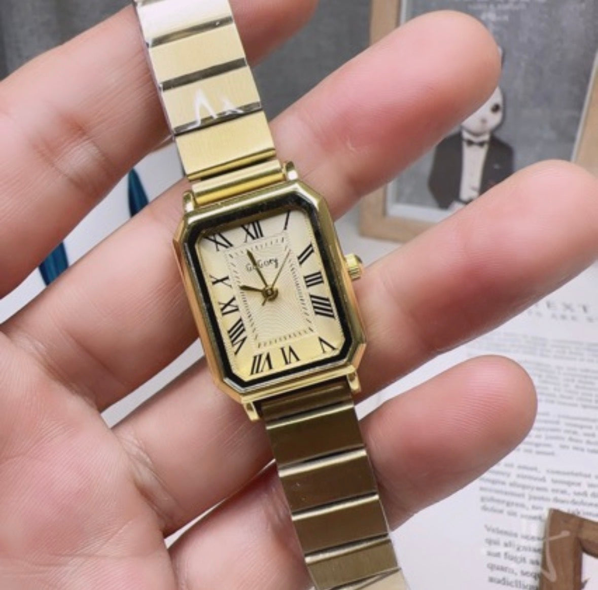 L180 Reloj dorado clásico hebilla de cuarzo para mujer