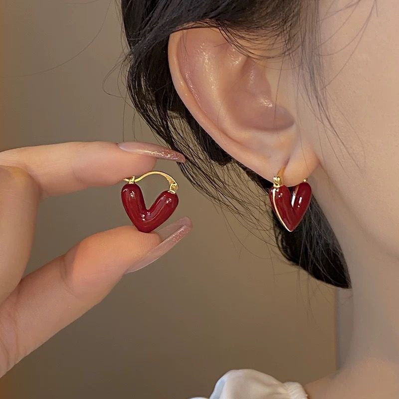 E4296 Aretes corazón Rojo aleacion esmaltado poste de plata 1.8cm