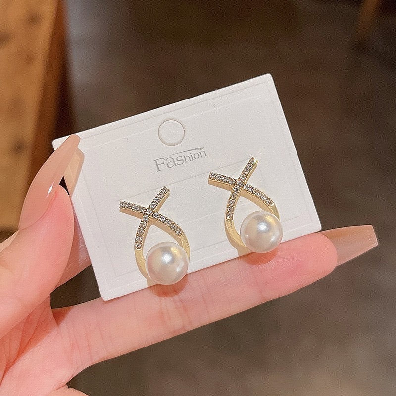 E7099 Aretes perla brillantes aleacion 1.5cm