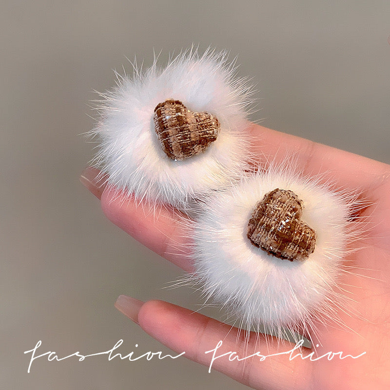 E4388 aretes pompón corazón celta poste de plata 2cm