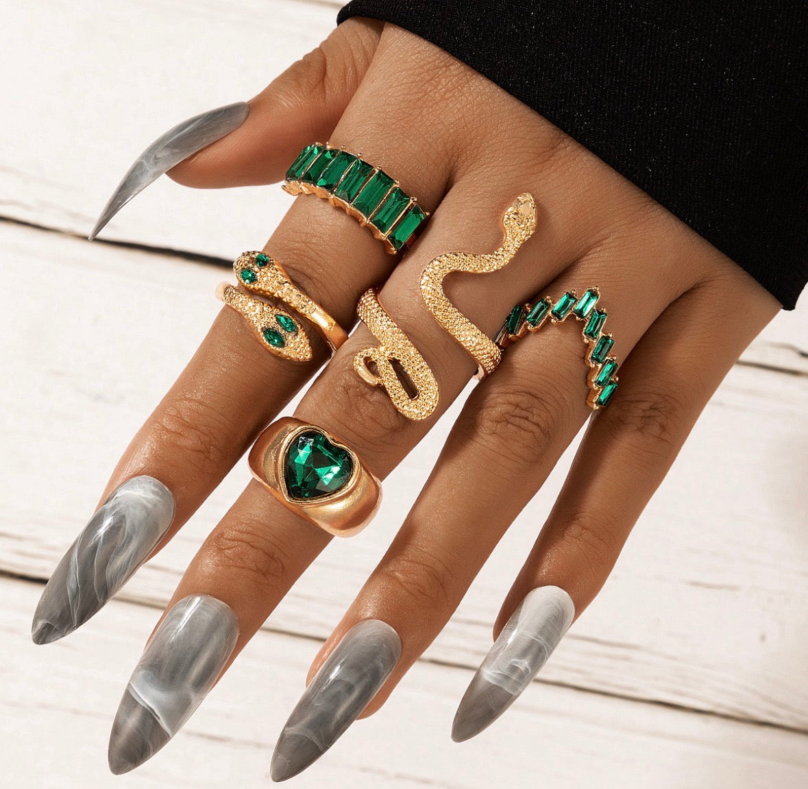 A204 Conjunto de aretes cristales verdes serpiente aleacion