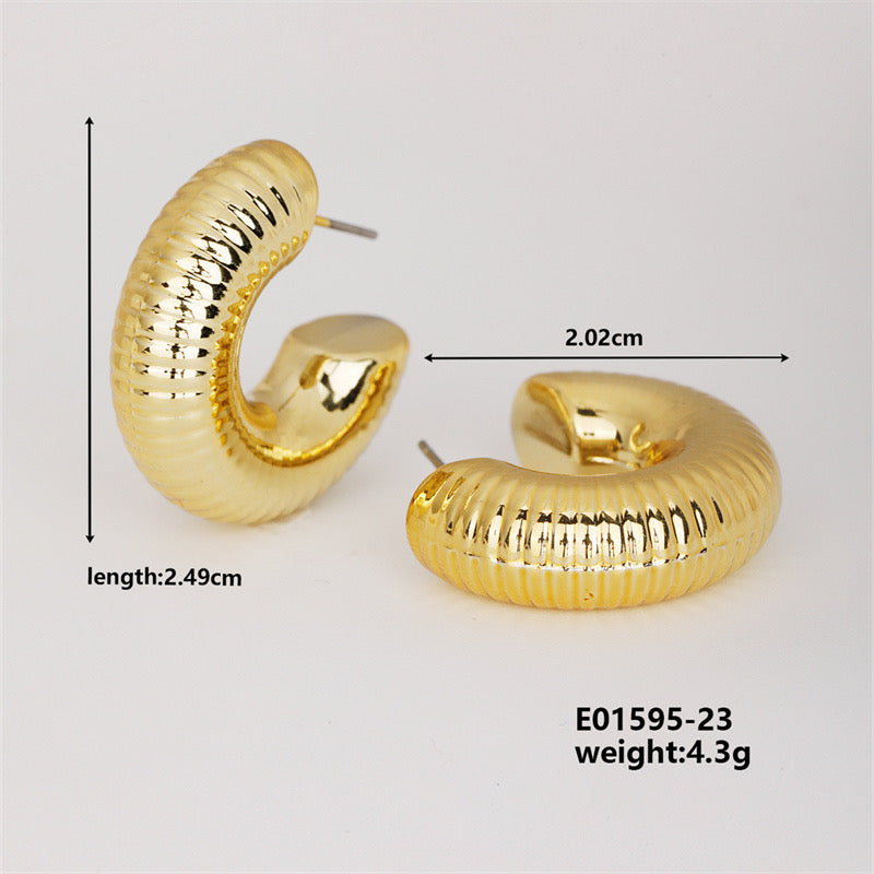 E4103 arracadas doradas 2.5cm