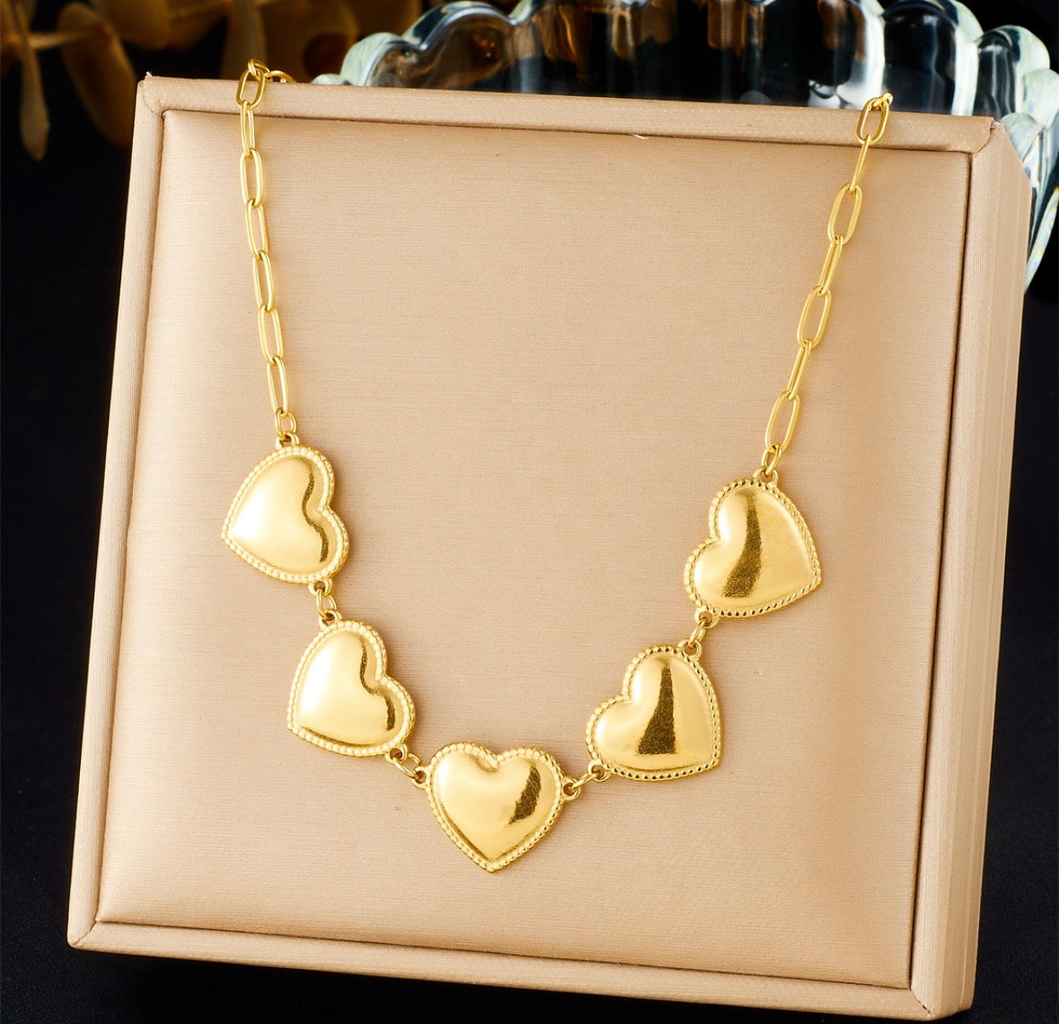 C1158 Collar corazones dorados acero inoxidable 23cm