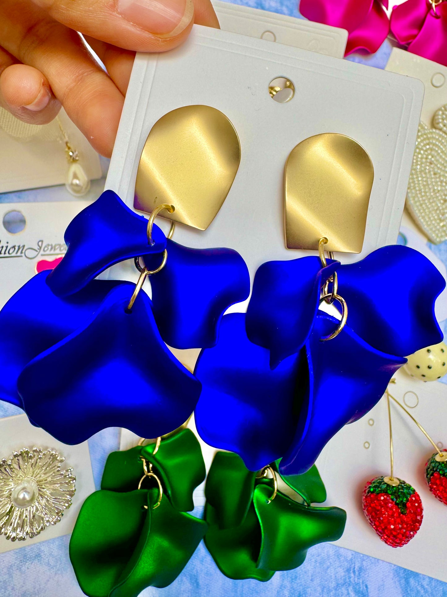 E1634A Aretes petalos ligeros textura suave rígido acrilico 8cm
