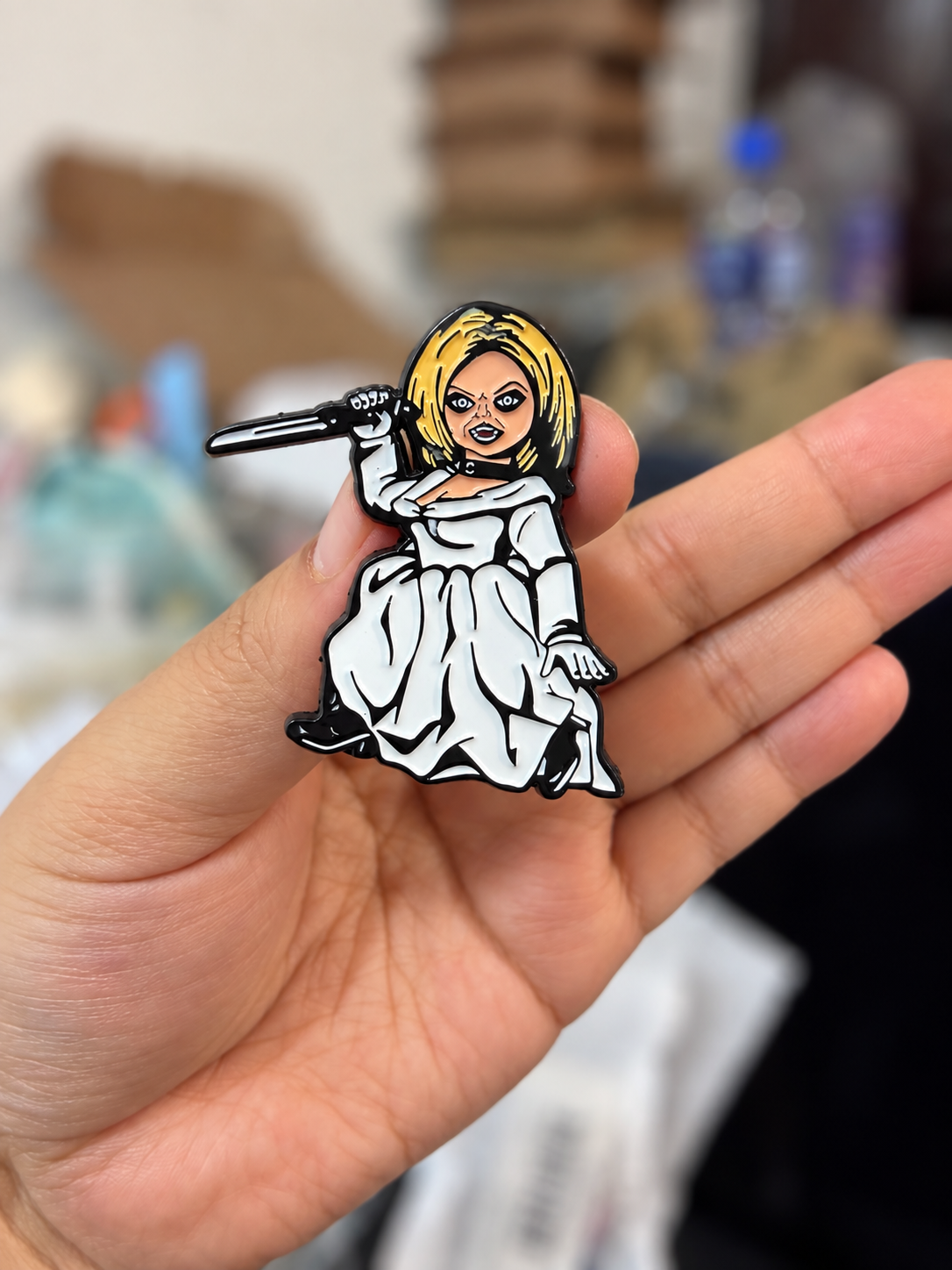 PI001 Pin broche Tiffany Valentine, la novia de Chucky para tela accesorio metal esmaltado 4x2cm