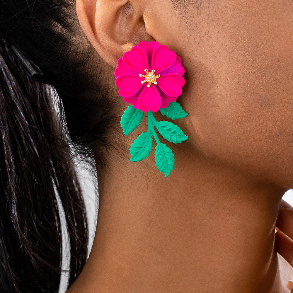 E2919 Aretes flores fucsia verde aleacion esmaltado 7cm