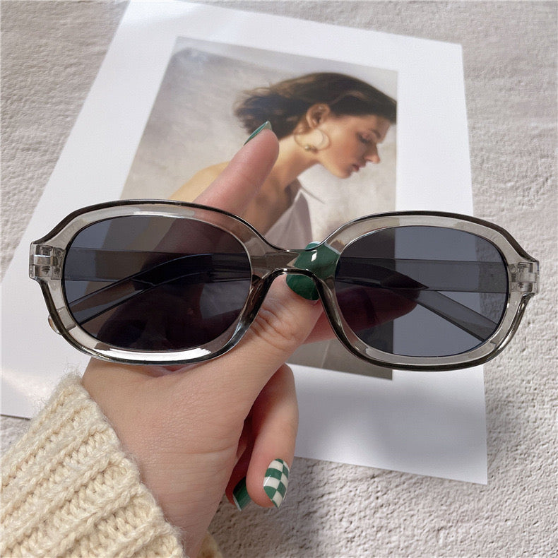 GF47 gafas de sol grises transparente marco ovalado
