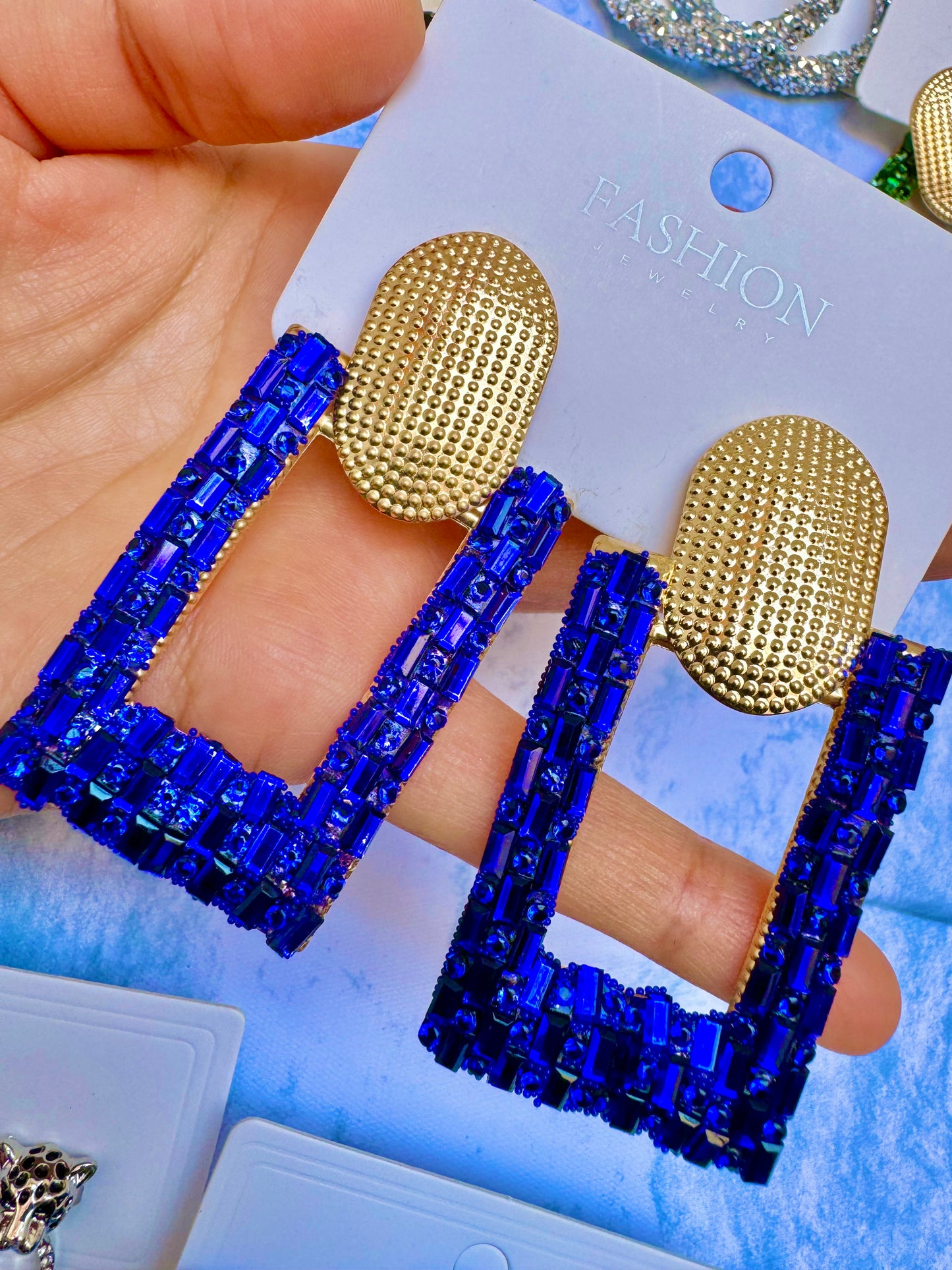 E2019A Aretes dorado incrustacion cristal azul elegantes fiesta
