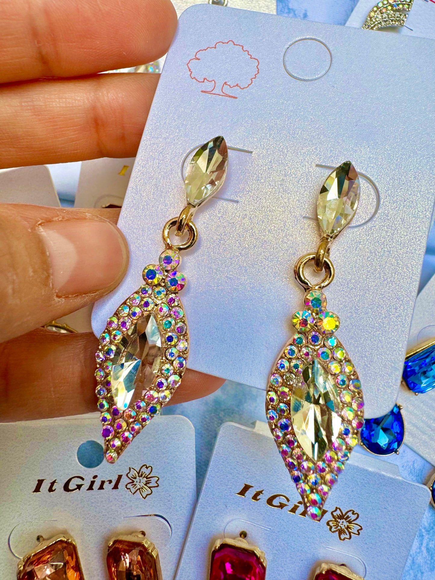 E1886M Aretes cristal tornasol brillante fiesta 5.5 cm