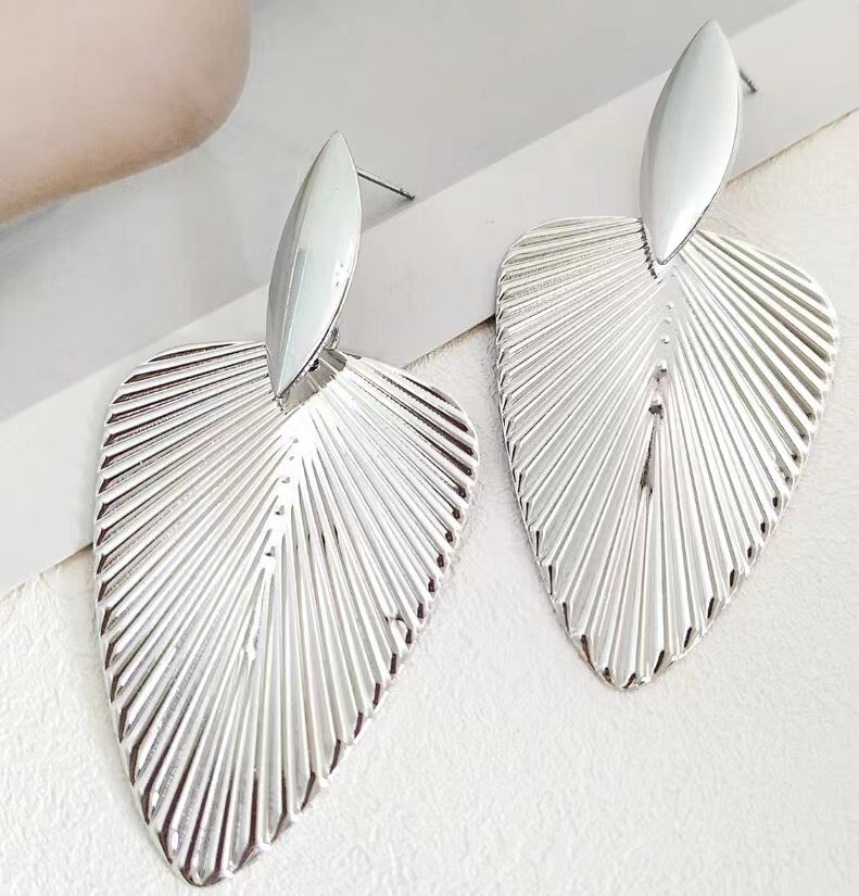 E6039 Aretes plateados hoja elegante aleacion 5cm