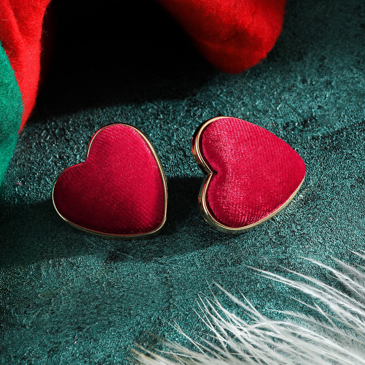 E4888 Aretes corazon rojo flocado aleacion 3cm