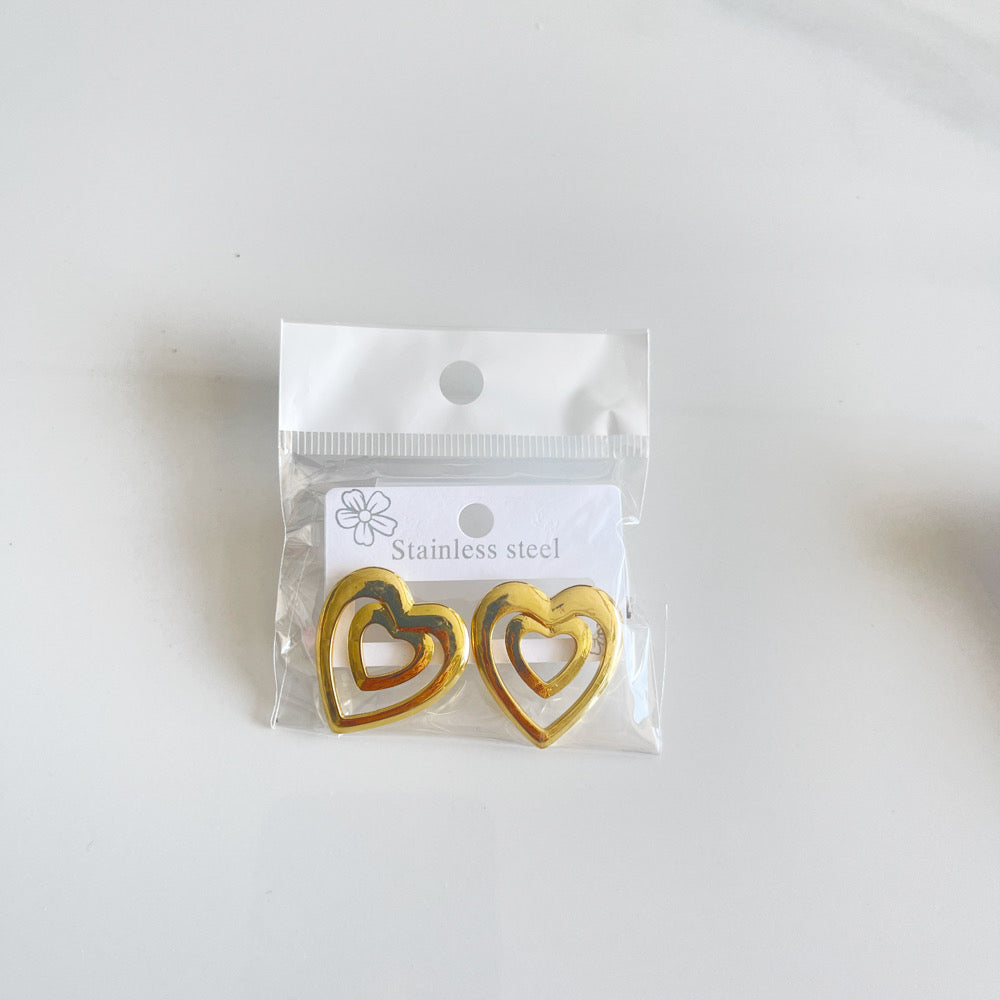 E5071 Aretes corazones doble dorado acero inoxidable 2cm