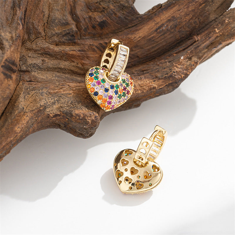 E2470 Aretes corazon cobre zircon enchapado 2.5cm
