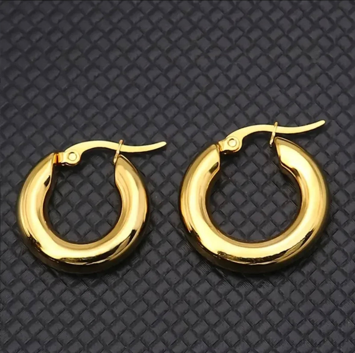 E2852 Arracada dorada acero inoxidable chapado en oro 18k 2cm