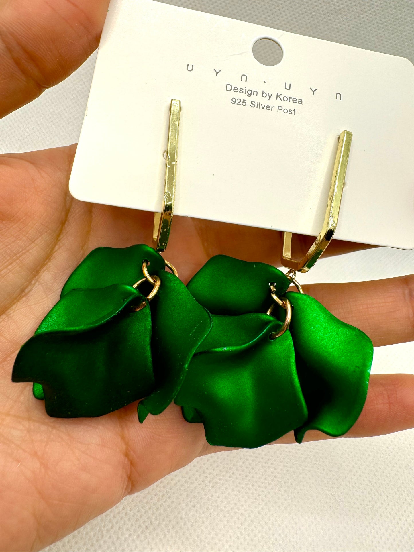E1428 Aretes Pétalos Verdes Acrílico