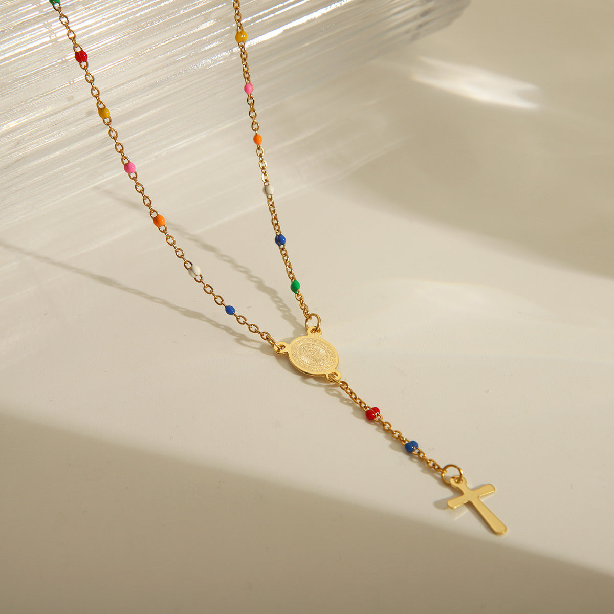 C93 Collar Rosario acero inoxidable chapado en oro 18k largo 28cm