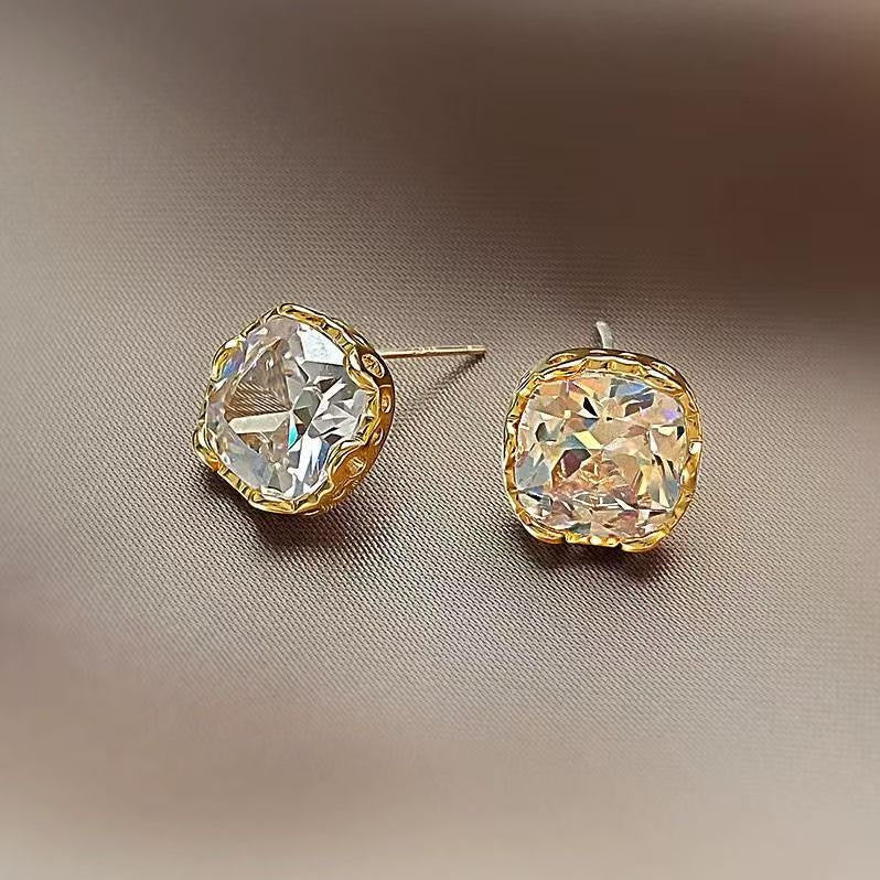 E7104 Aretes cristal brillante elegante alaeacion 1.5cm