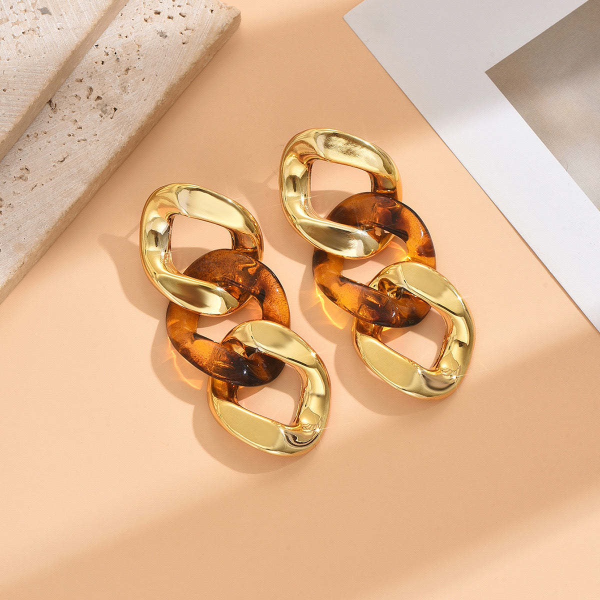 E7149 Aretes geométricos dorados animal print aleacion 8cm
