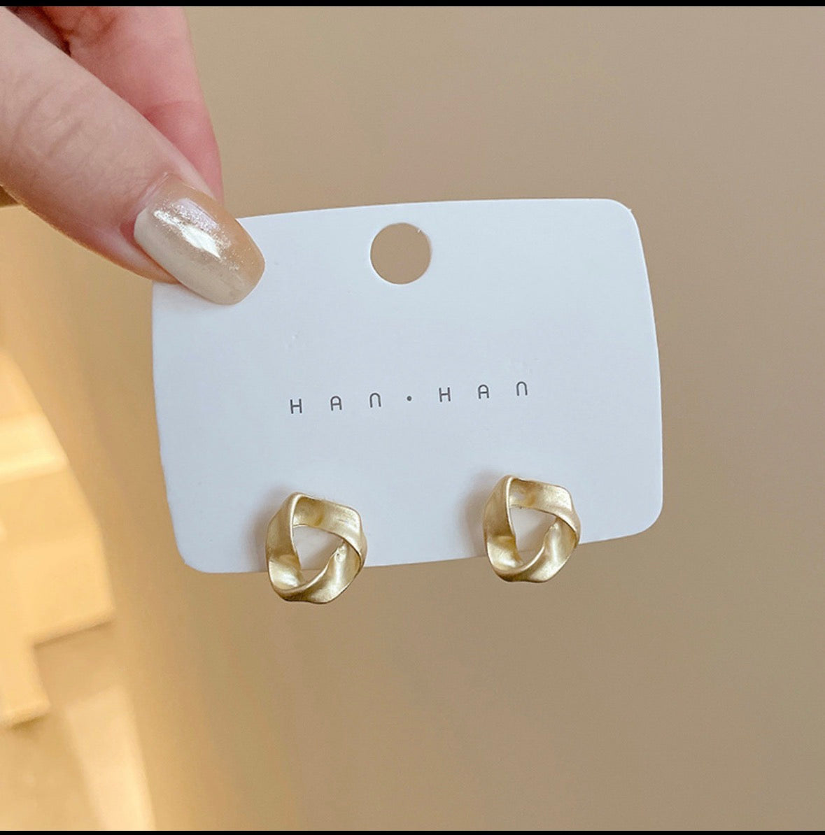 E5445 Aretes dorados mates aleacion 1cm