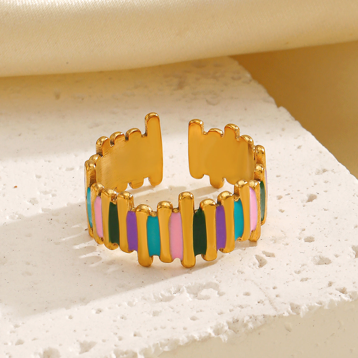 A133 Anillo acero inoxidable chapado en oro 18k abierto