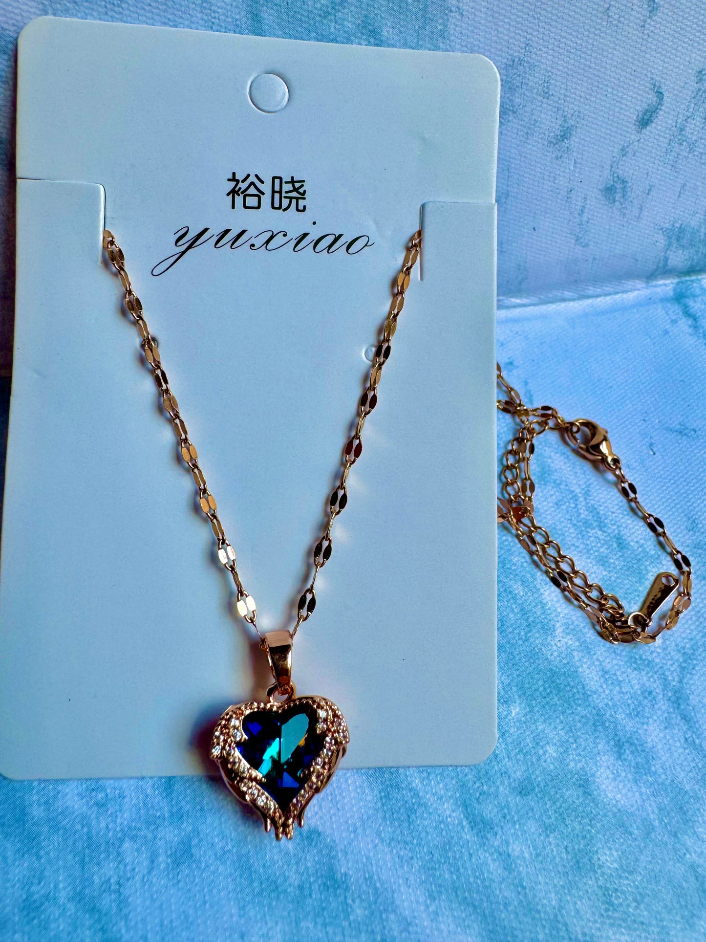 J311 collar corazón cristal acero titanio chapado en oro rosa largo 21.5cm