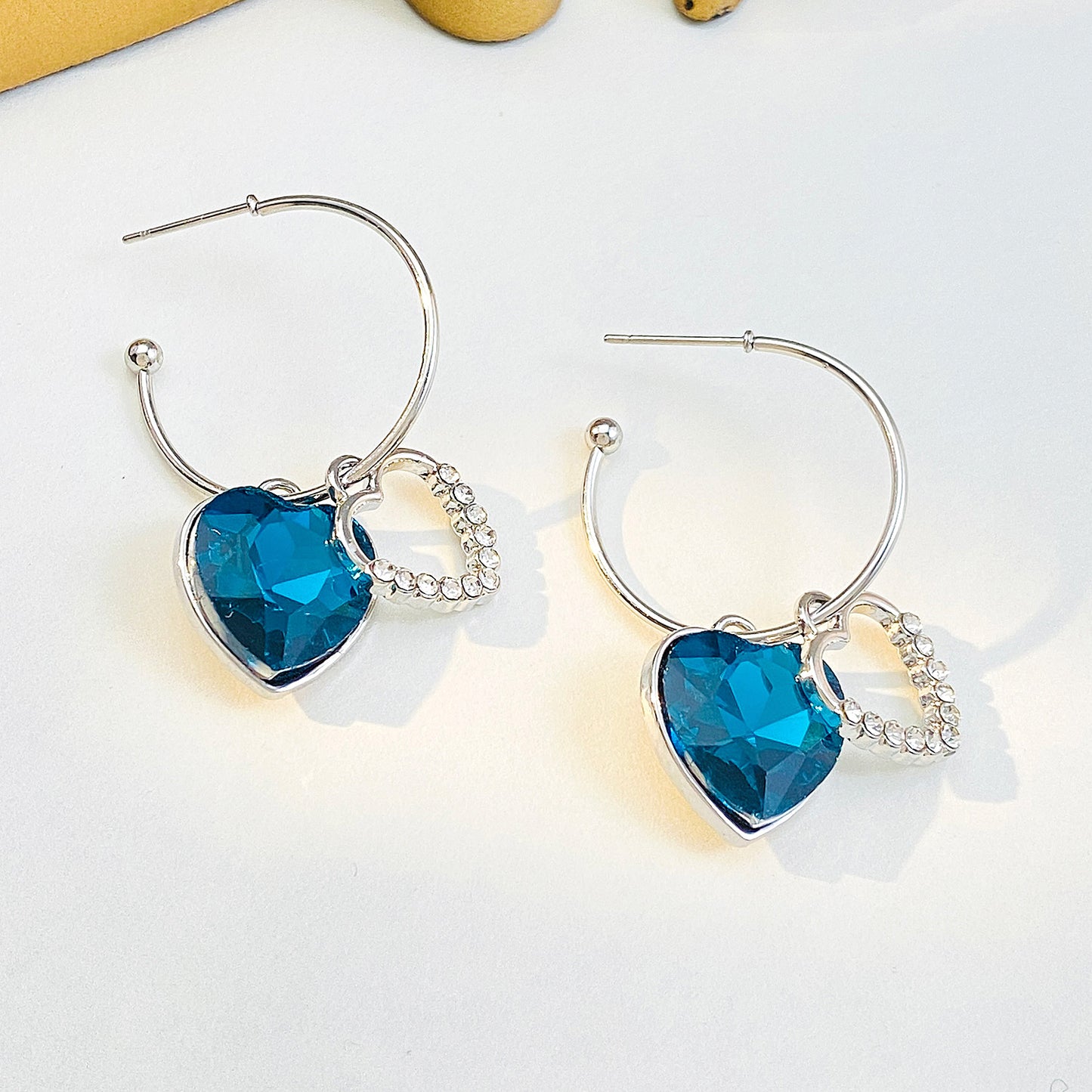 E2802 Aretes corazon cristal brillante tipo arracada colgantes aleacion 4cm