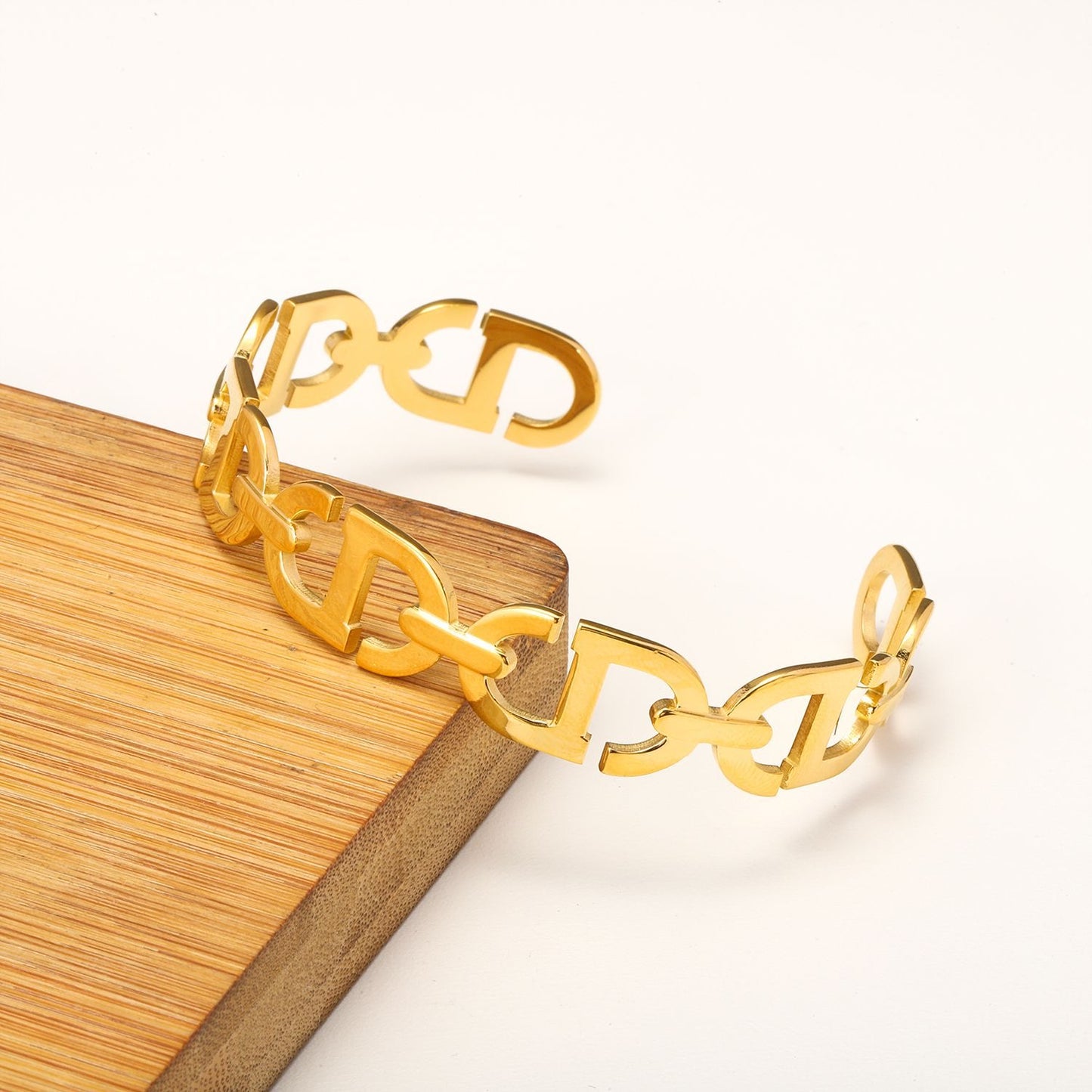 B198 Brazalete acero de titanio
