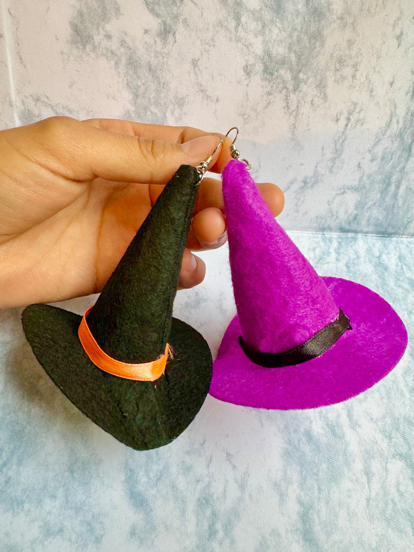 E430 Aretes sombrero bruja grande fieltro 10cm