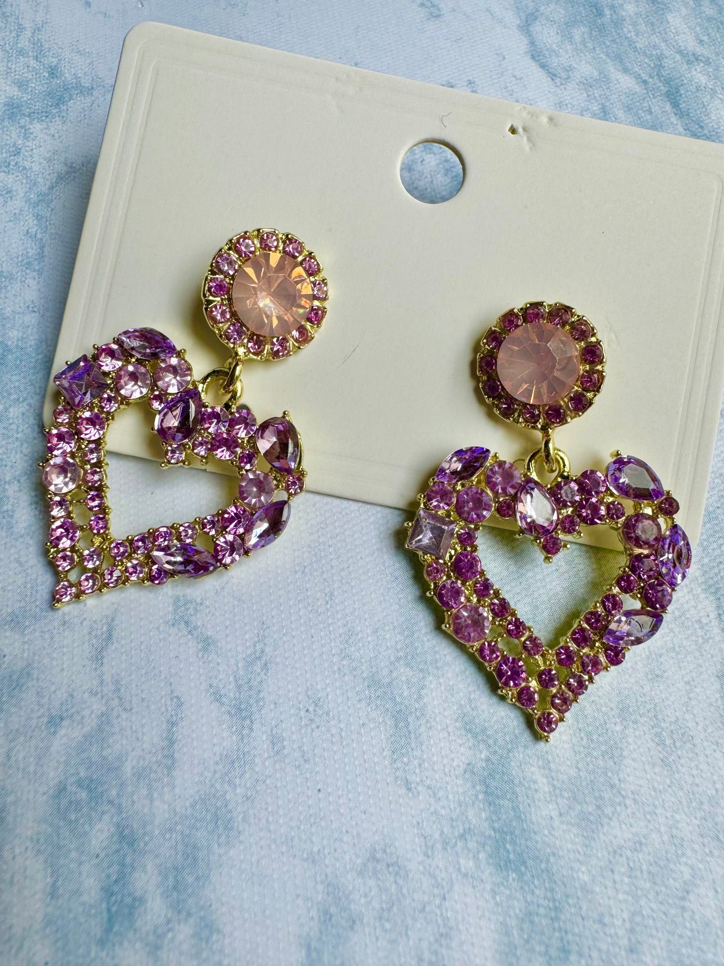 E901 Aretes corazón cristal morado zirconia poste de plata 4cm